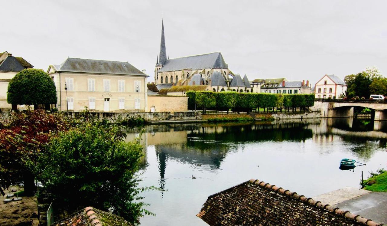 Appartement   cocooning   au bord du Loing Nemours Extérieur photo